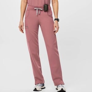 Figs Kade Cargo Scrub Pants™ mauve